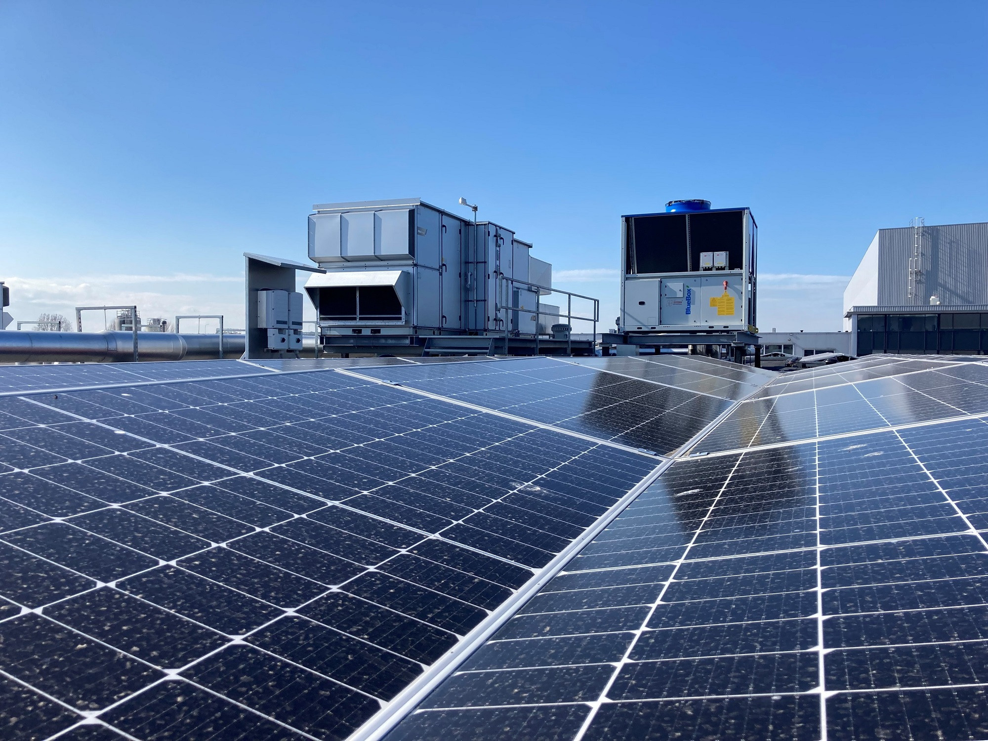 Unica Bodegraven - zonnepanelen op het dak